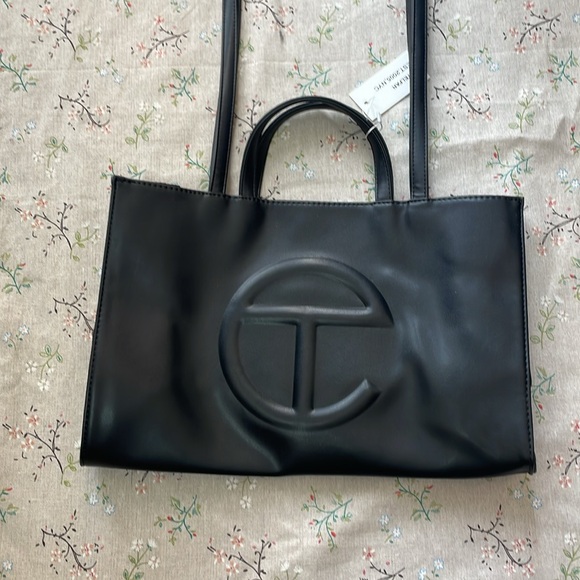 Telfar Medium Classic Black Shoulder Bag - Picture 1 of 10